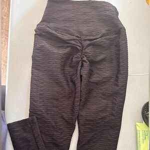 Black scrunch bottom leggings